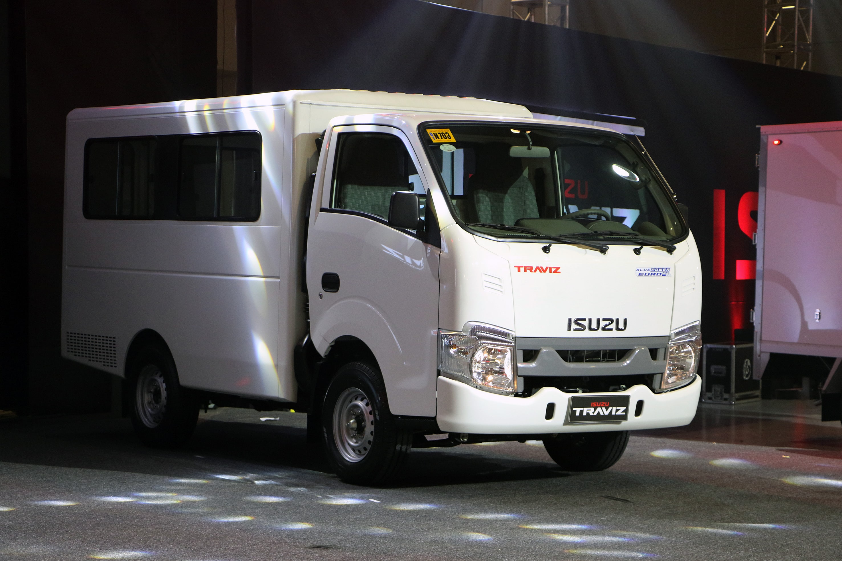isuzu traviz 2