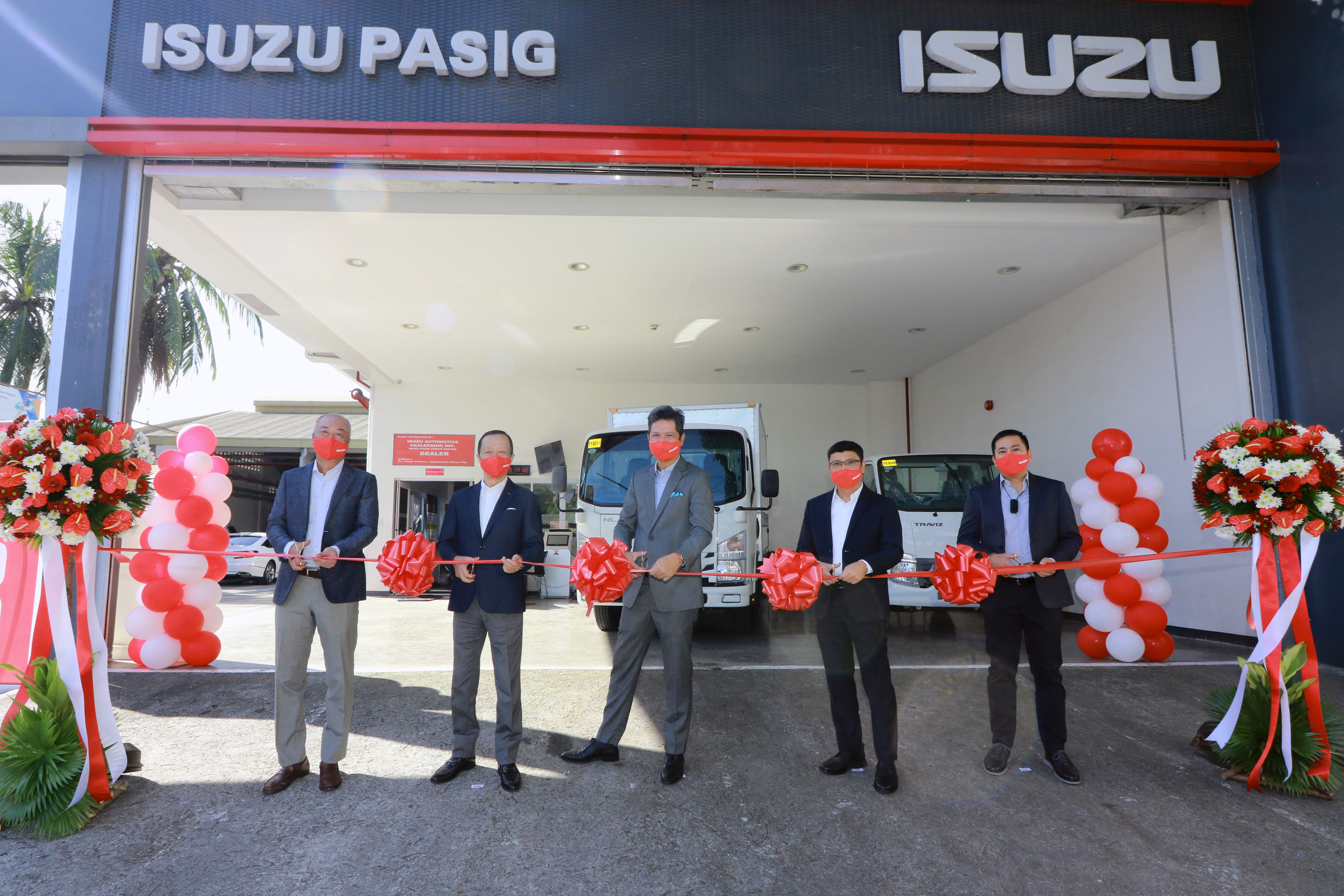 Isuzu PH, IADI opens bigger Isuzu Pasig dealership and Truck Center image