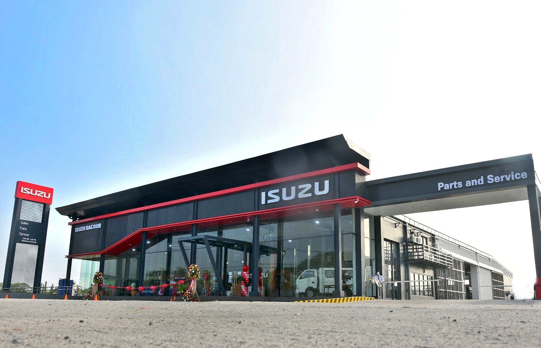 Isuzu Bacoor ready to cater northern Cavite market image