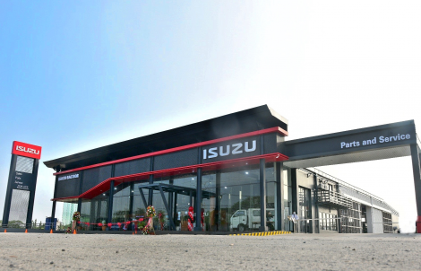 Isuzu Bacoor ready to cater northern Cavite market thumbnail