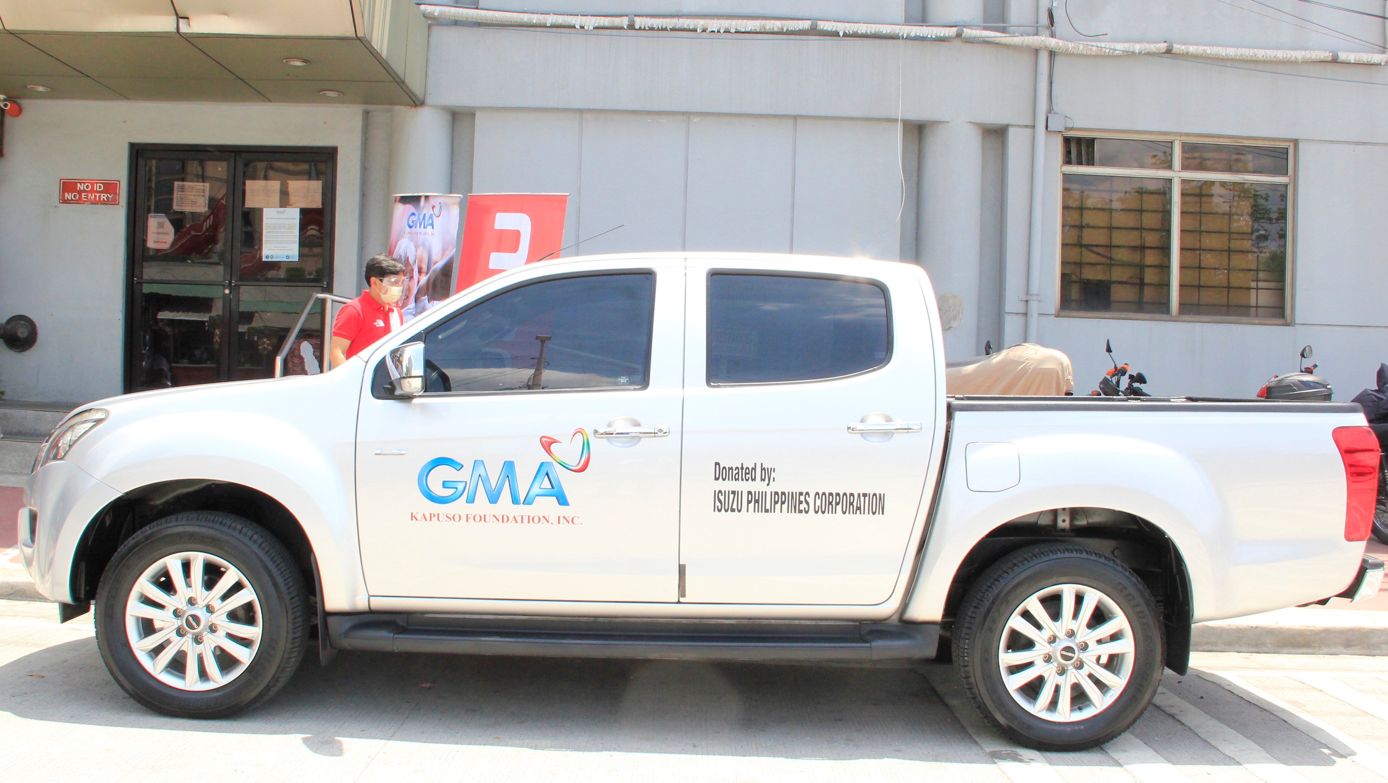 ISUZU PHILIPPINES SUPPORTS GMA KAPUSO FOUNDATION IN FIGHT AGAINST COVID-19 image