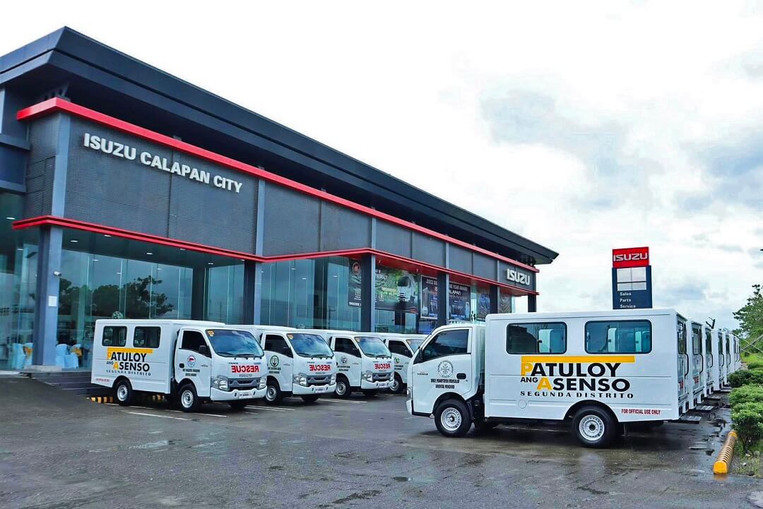 Isuzu delivers TRAVIZ units to 2nd district of Oriental Mindoro image