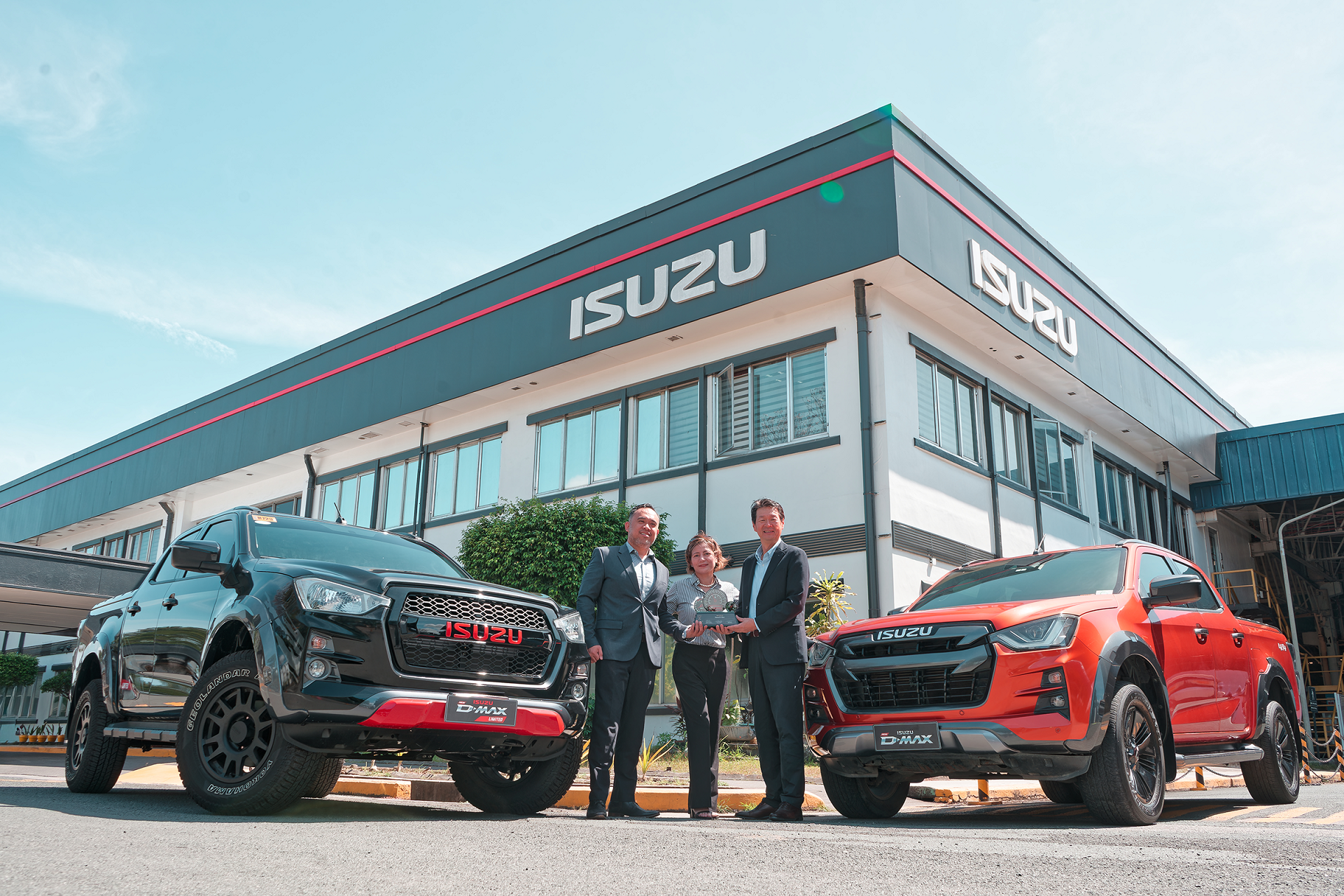 Isuzu D-MAX clinches C! Magazine “Pick-up of the Year” Awards for third consecutive year image