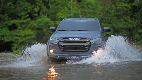 Isuzu D-MAX and mu-X: Your best bet for traversing flooded situations this rainy season thumbnail