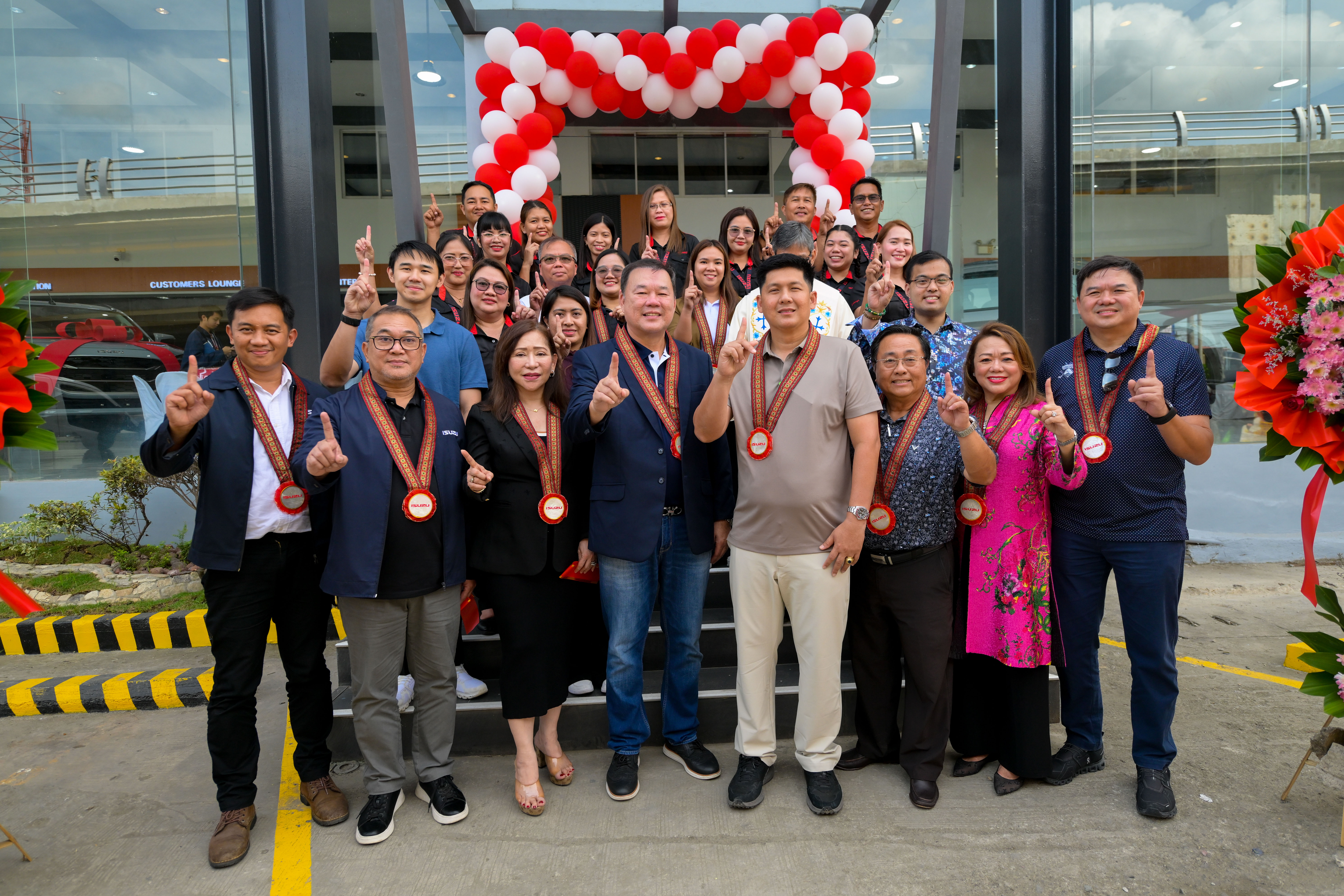 Isuzu Philippines Unveils Renovated IOS-Compliant Zamboanga  Dealership to Serve Expanding Market image