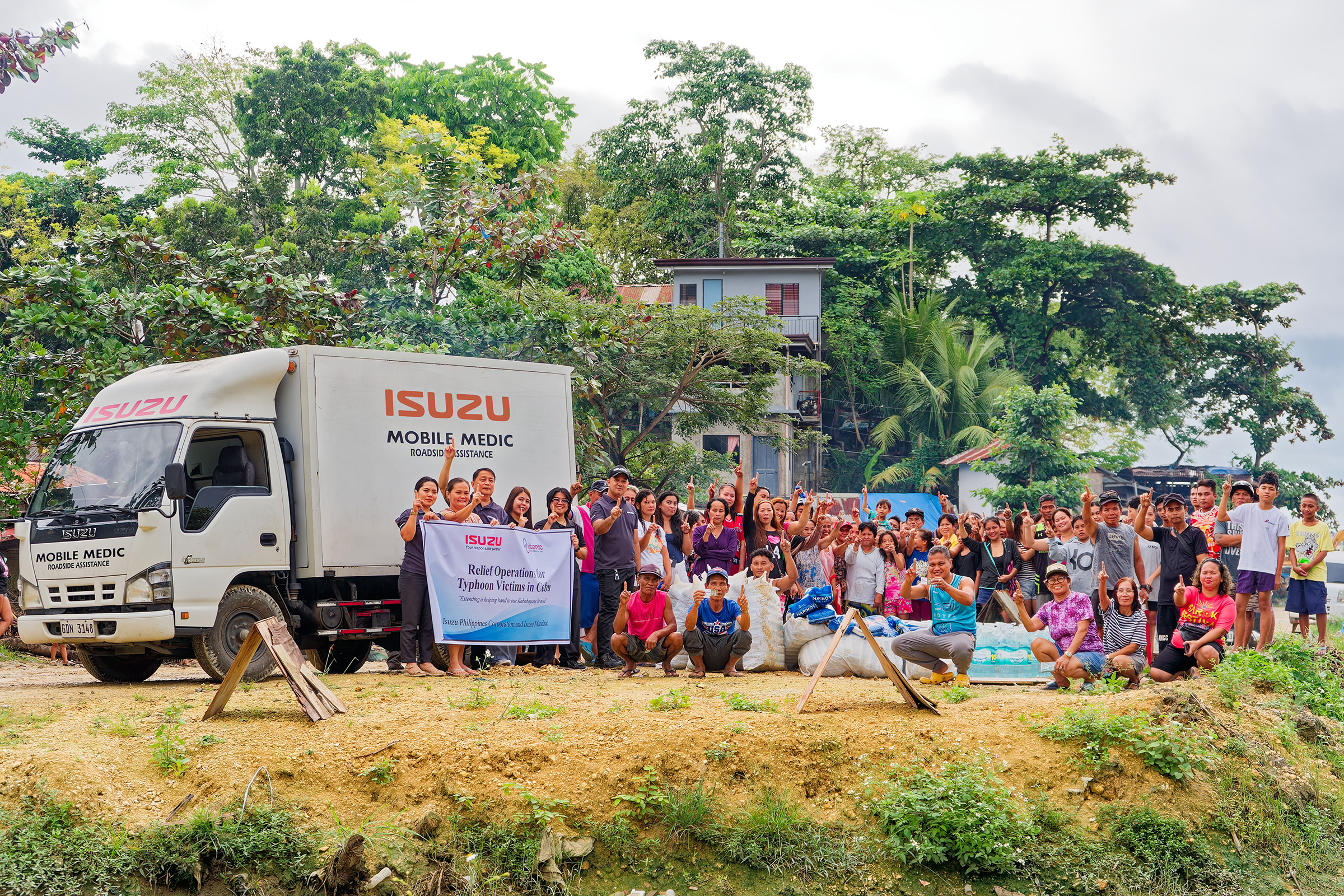 Isuzu PH Stands with Cebu, Delivers Aid Following Typhoon Tino image